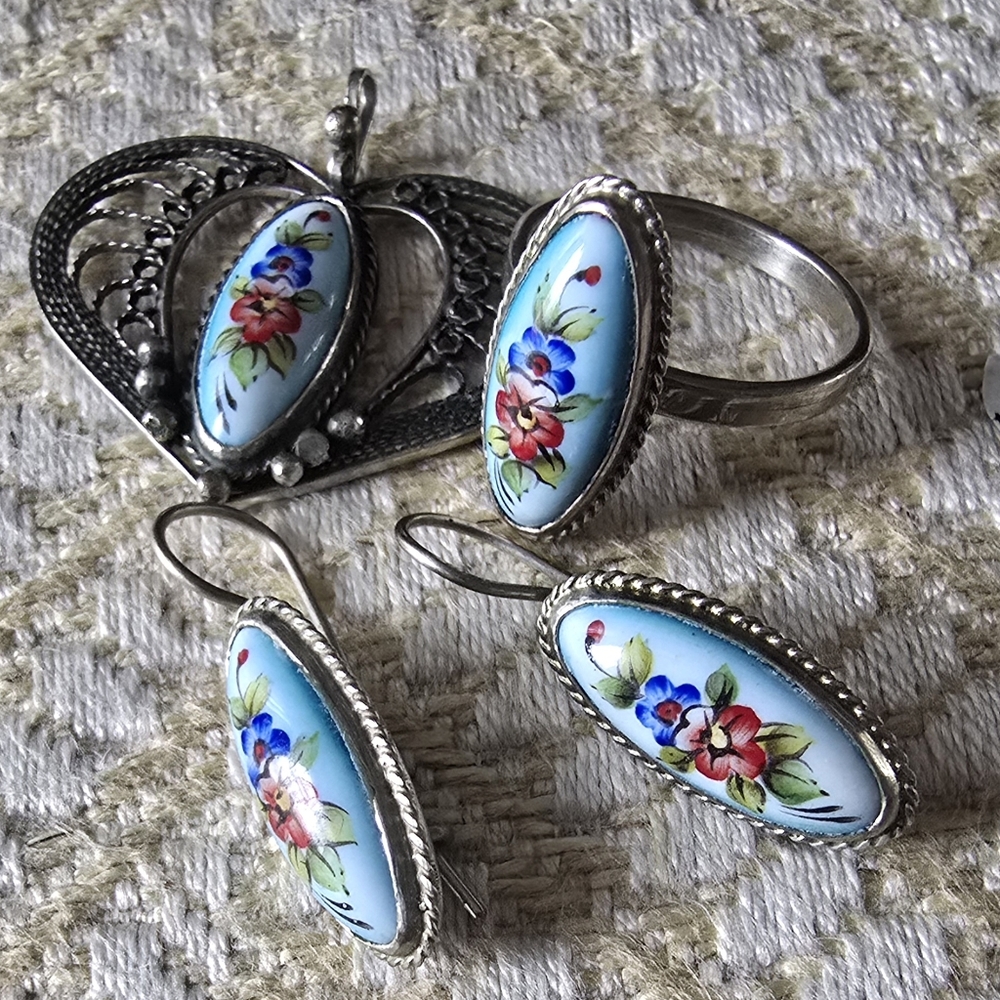 Vintage Rostov Finift Women's 4 Piece Pendant, Ring &Earrings Jewelry Set